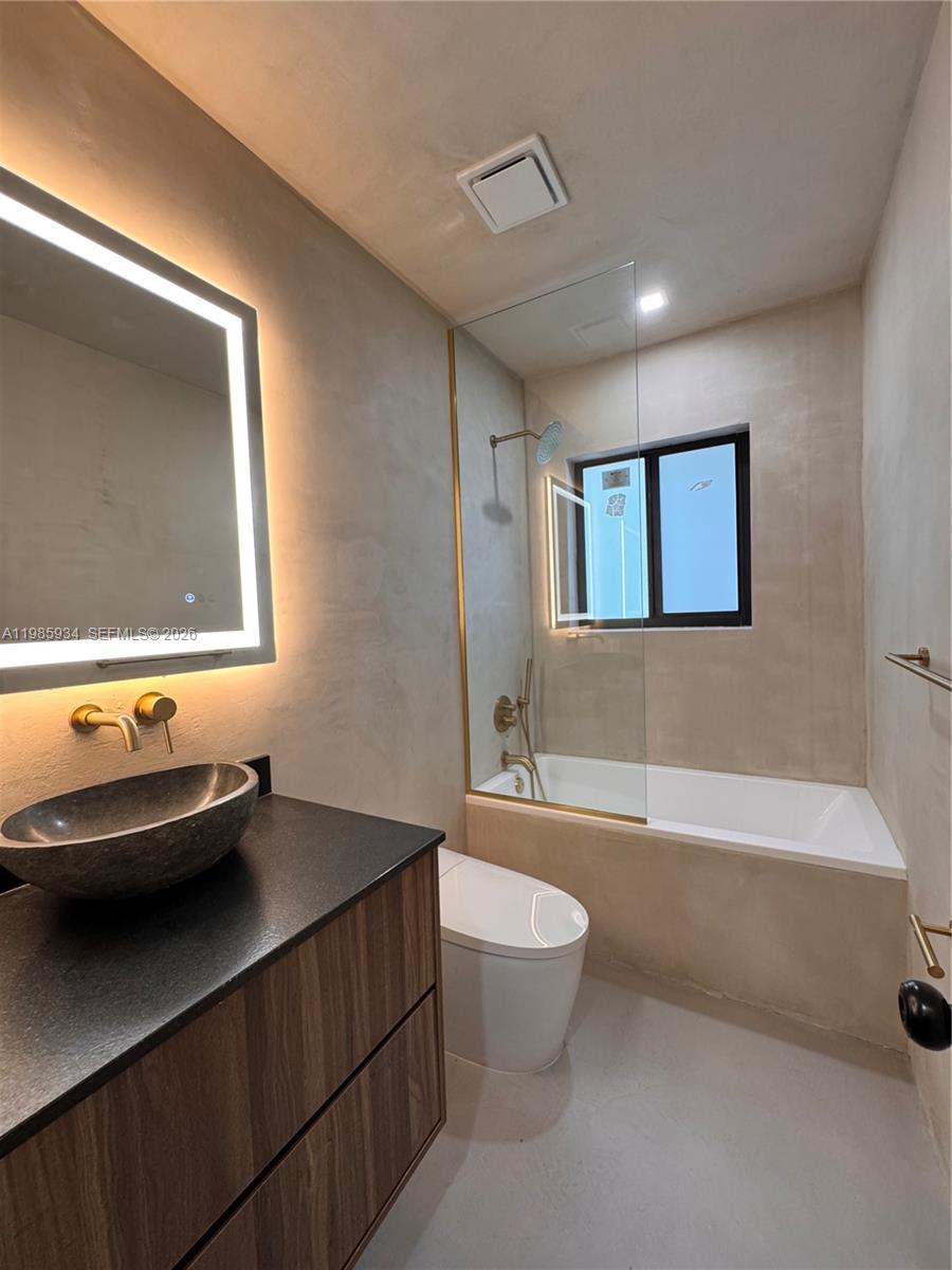 EL PORTAL - Residential Lease