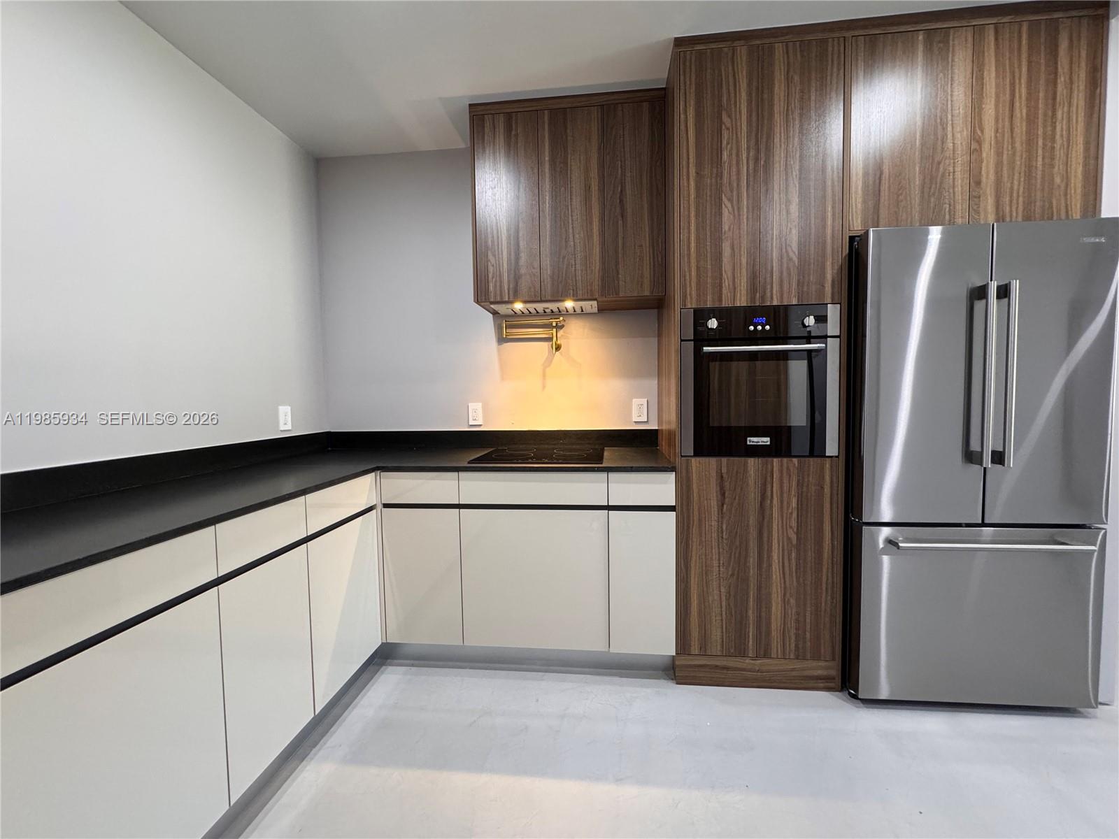 EL PORTAL - Residential Lease