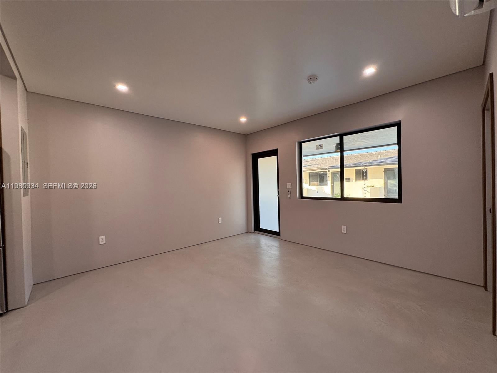 EL PORTAL - Residential Lease