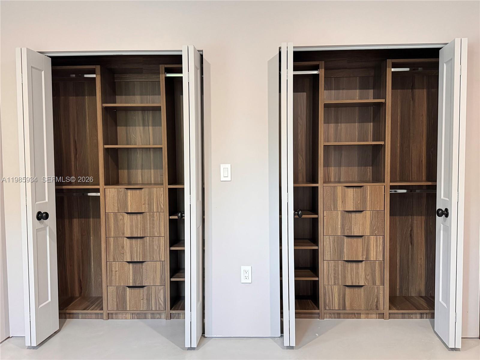 EL PORTAL - Residential Lease