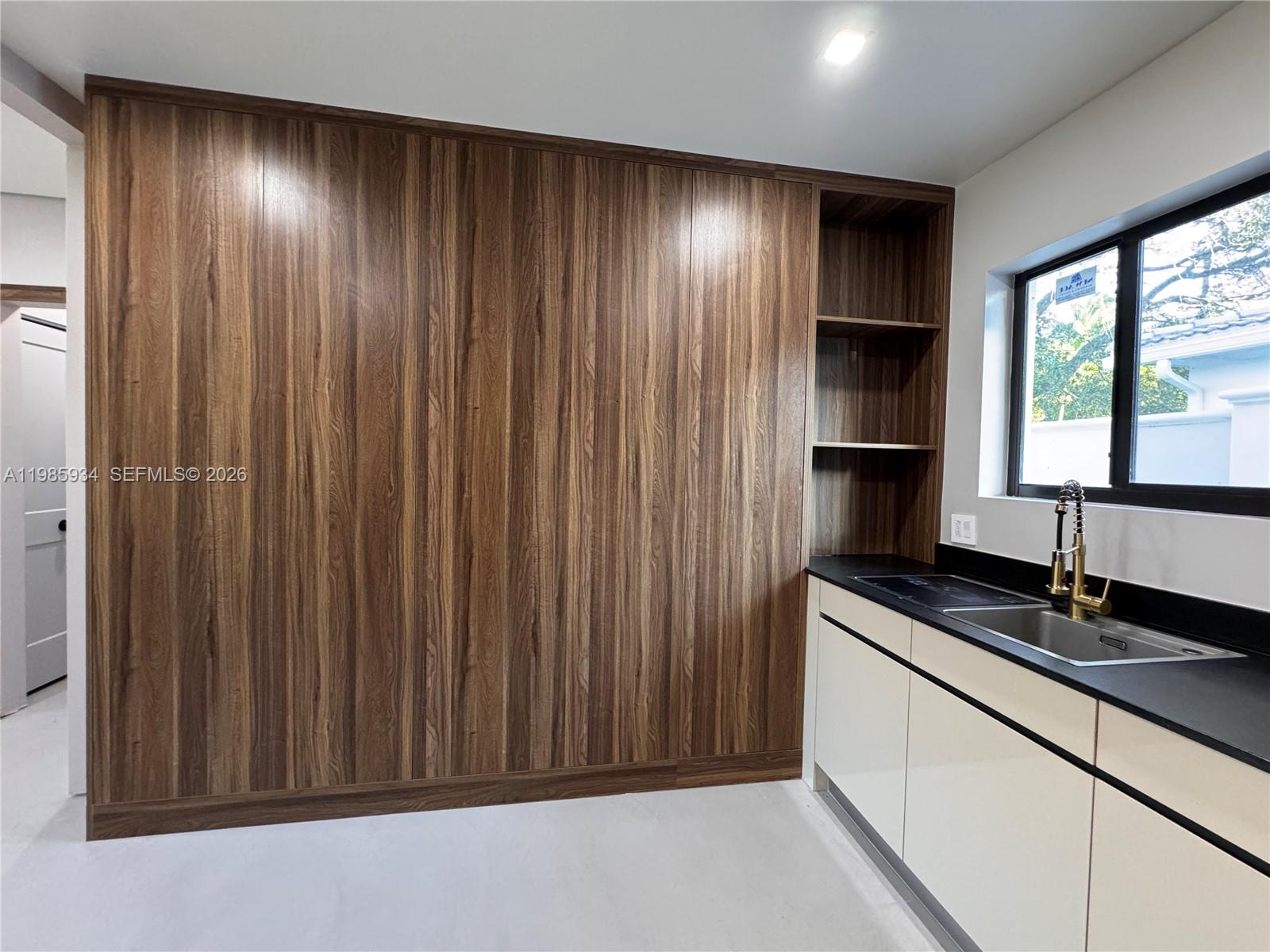 EL PORTAL - Residential Lease