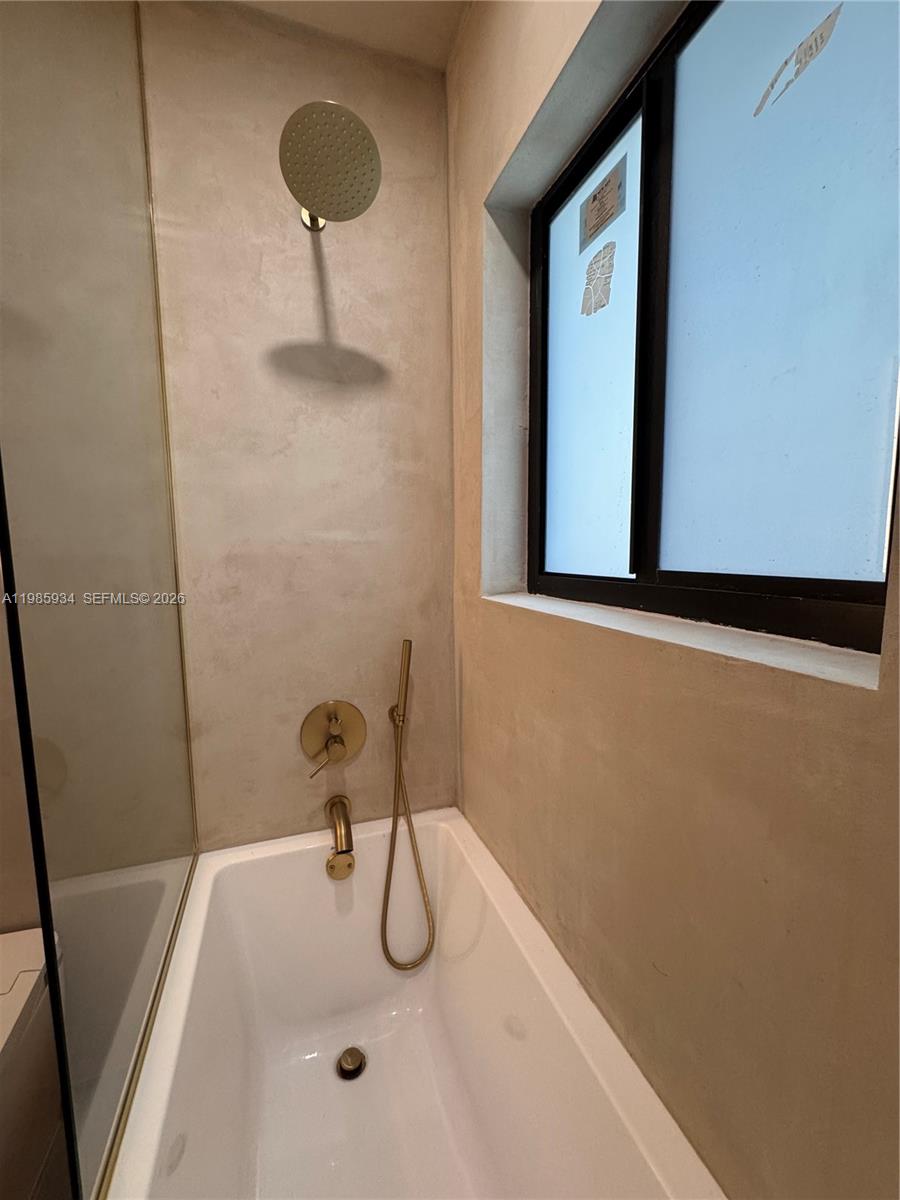 EL PORTAL - Residential Lease