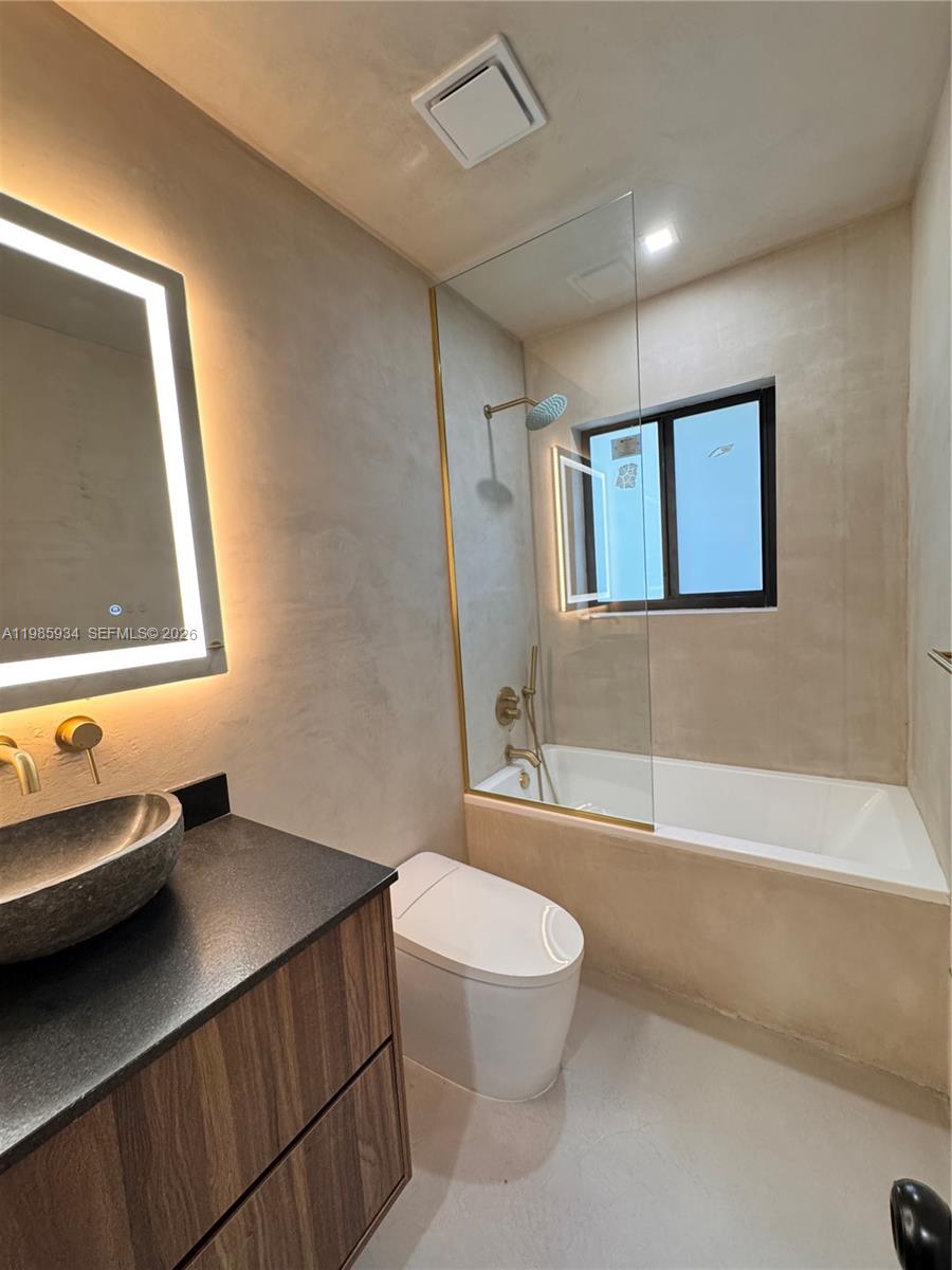 EL PORTAL - Residential Lease