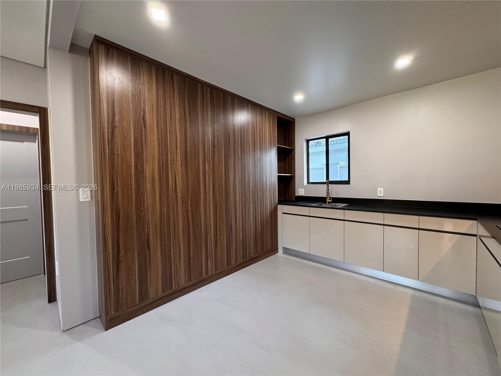 EL PORTAL - Residential Lease