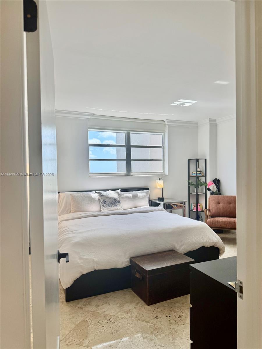 GABLES WATERWAY TOWERS CO - Residential
