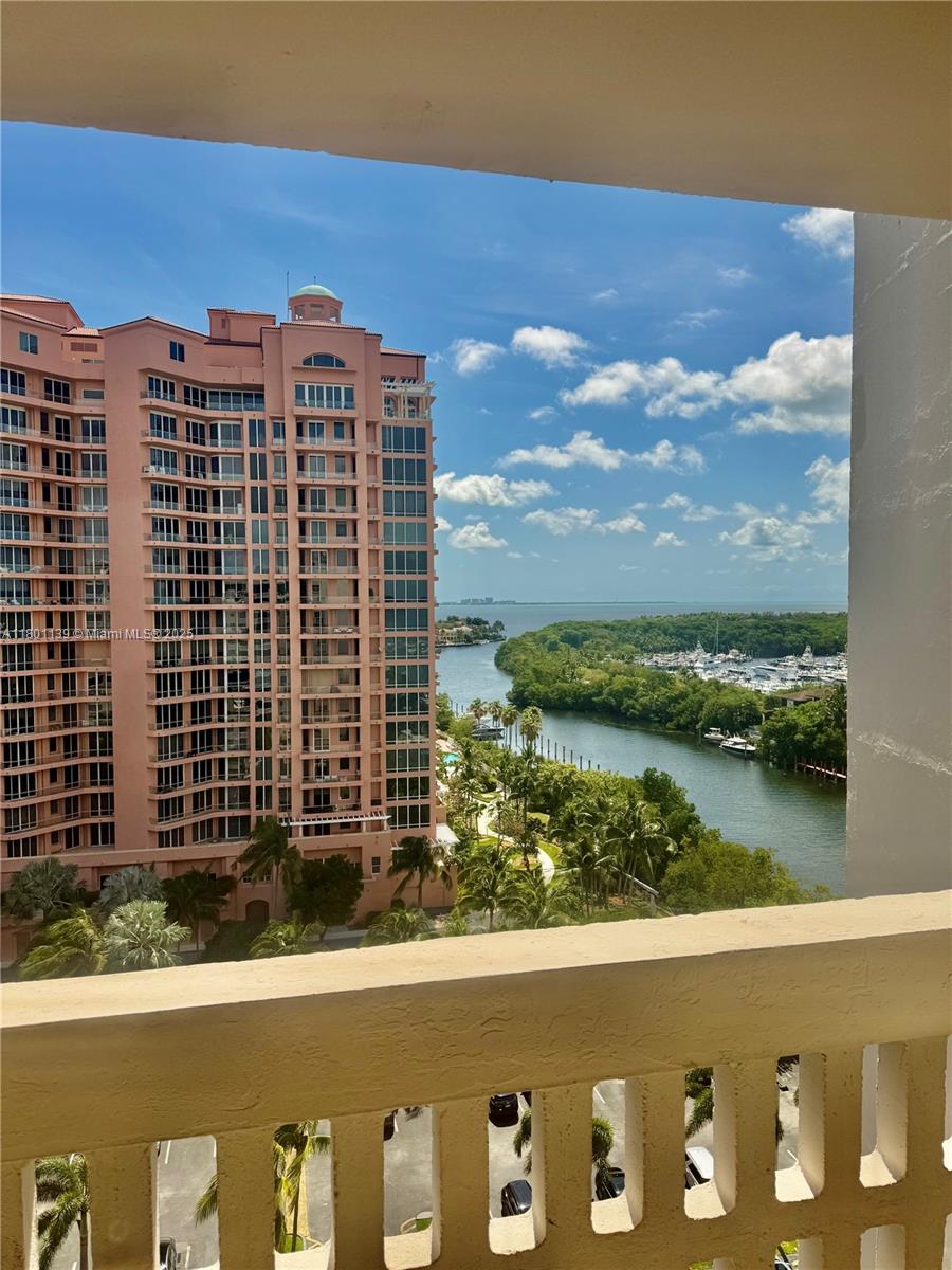 GABLES WATERWAY TOWERS CO - Residential