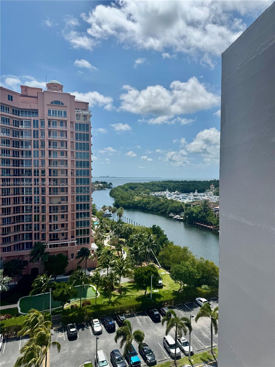 GABLES WATERWAY TOWERS CO - Residential