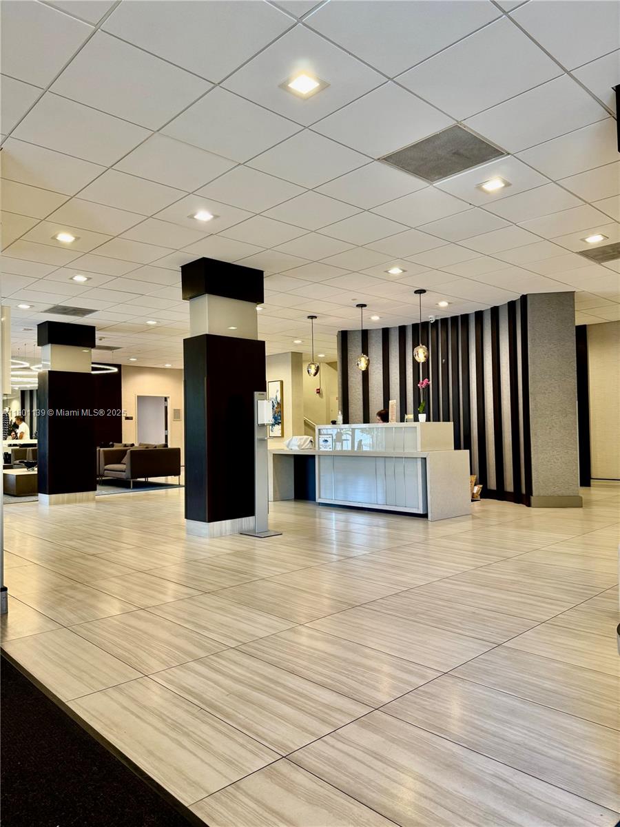 90 Edgewater Dr 1222, Coral Gables, Broward County, Florida - 1 Bedrooms  
2 Bathrooms - 
