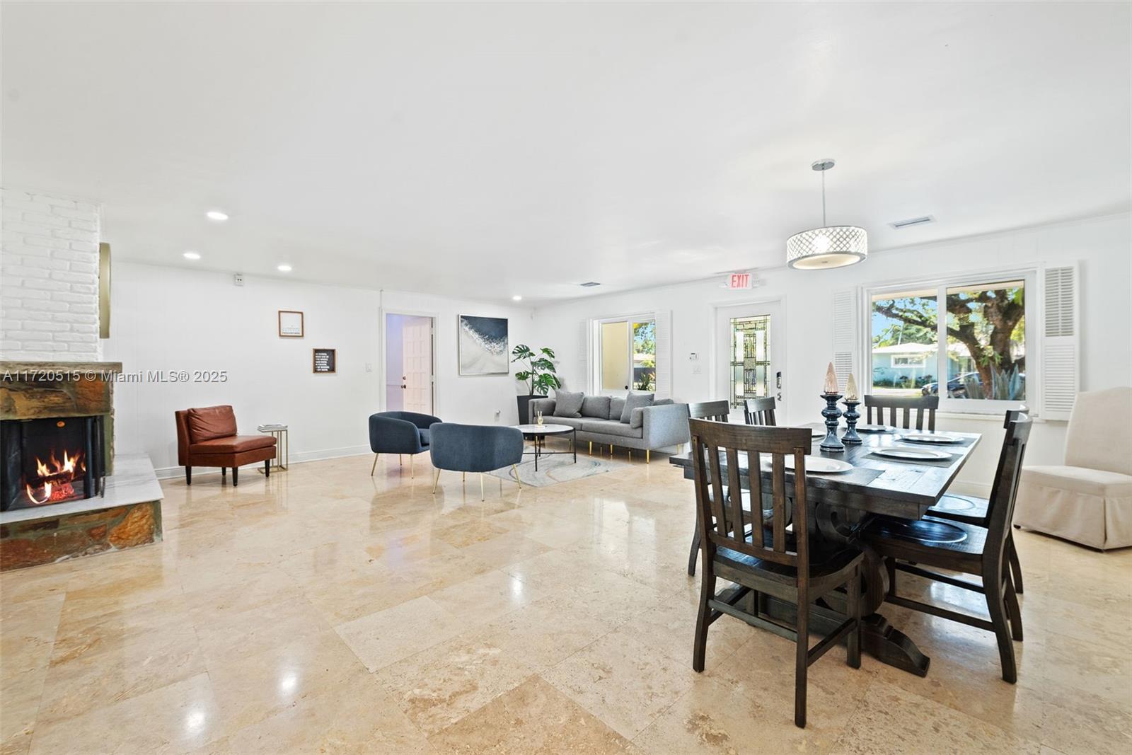 1031 Redbird Ave
