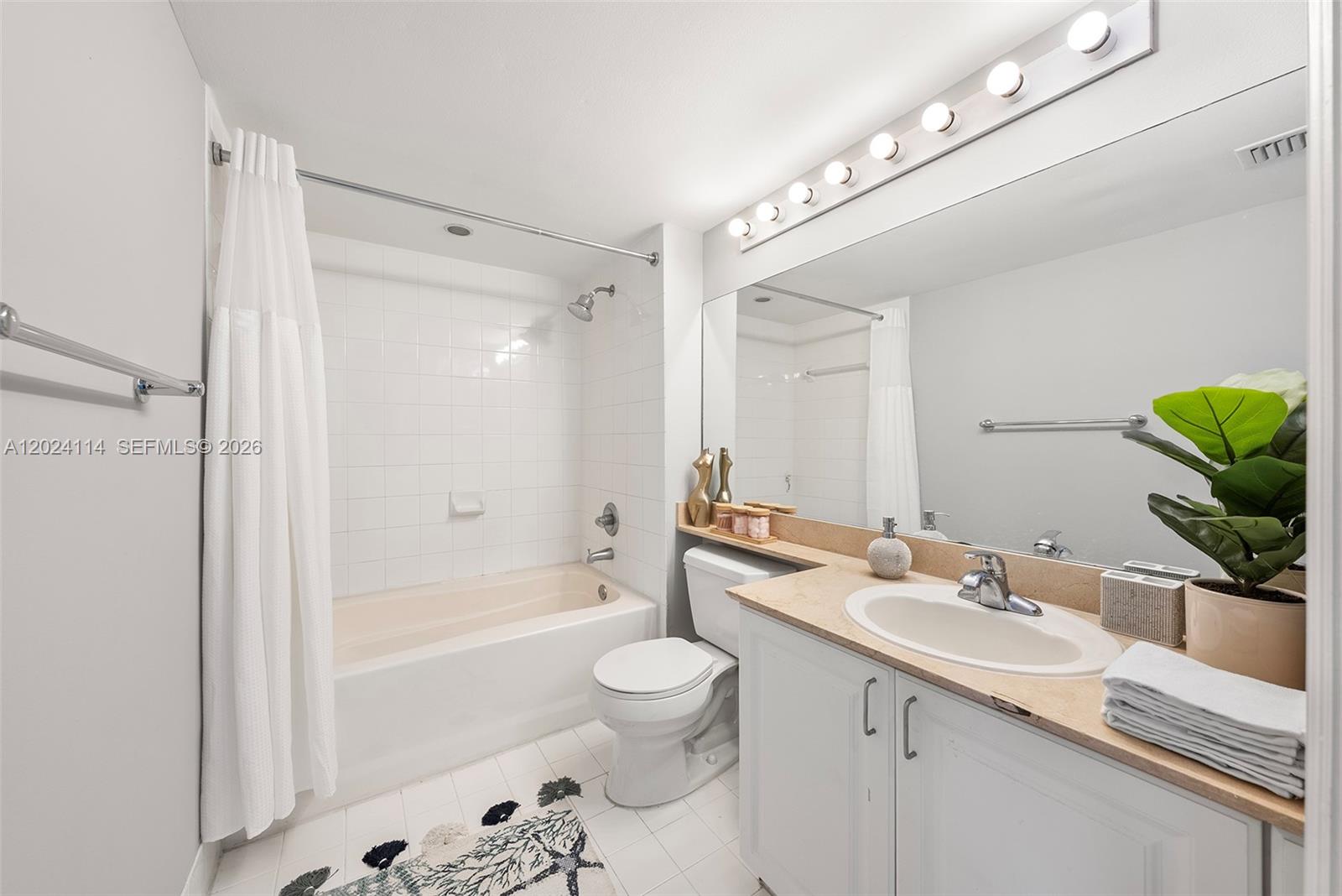 YACHT CLUB AT PORTOFINO C - Residential