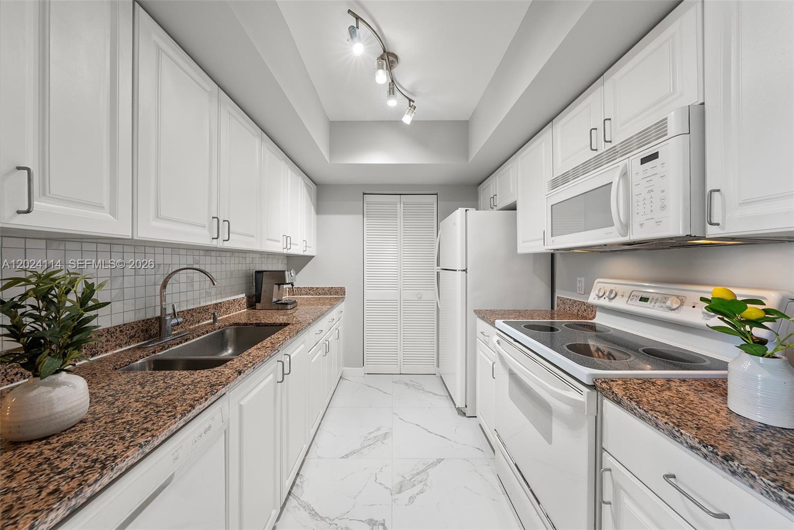 YACHT CLUB AT PORTOFINO C - Residential
