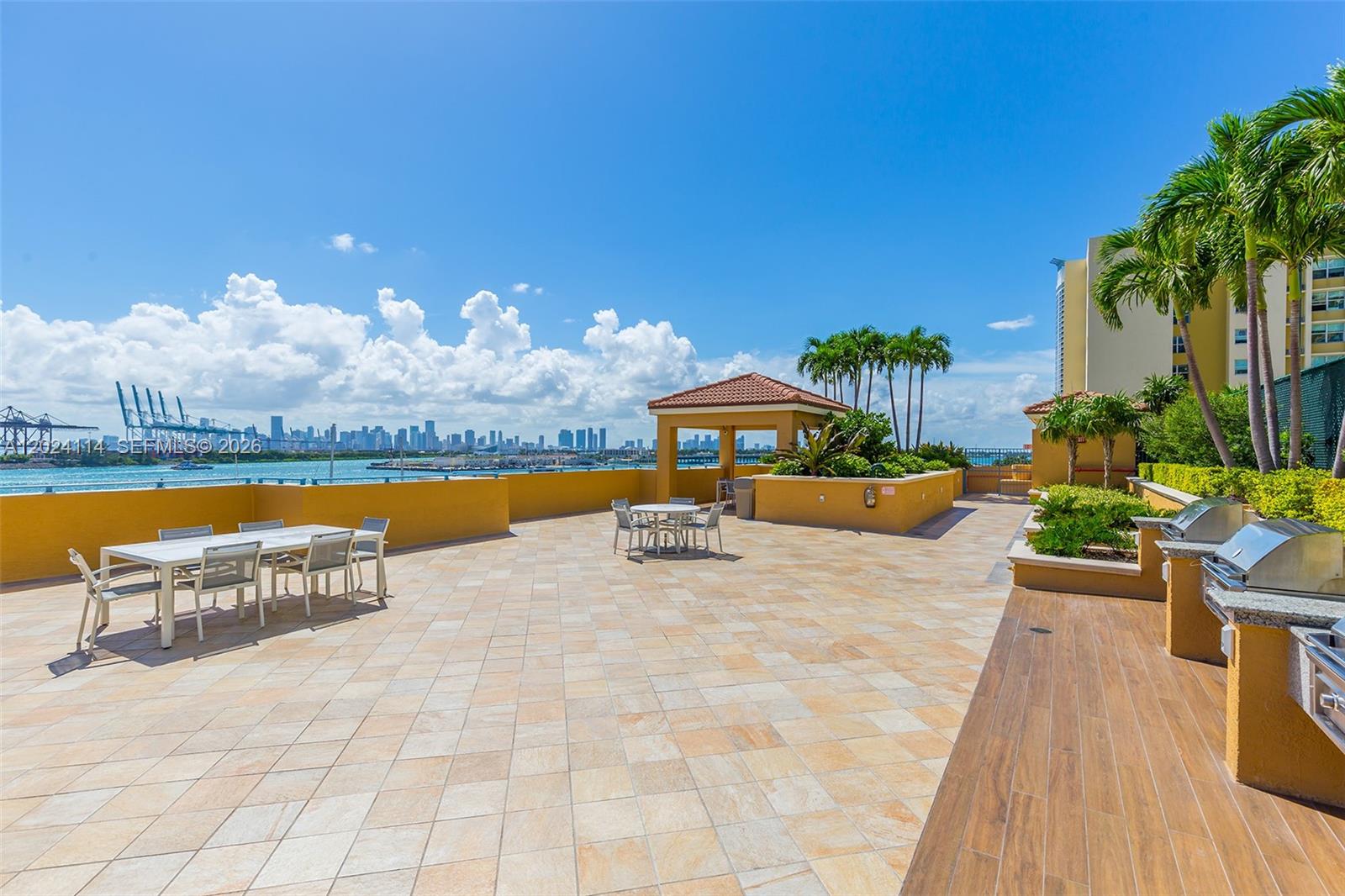 YACHT CLUB AT PORTOFINO C - Residential