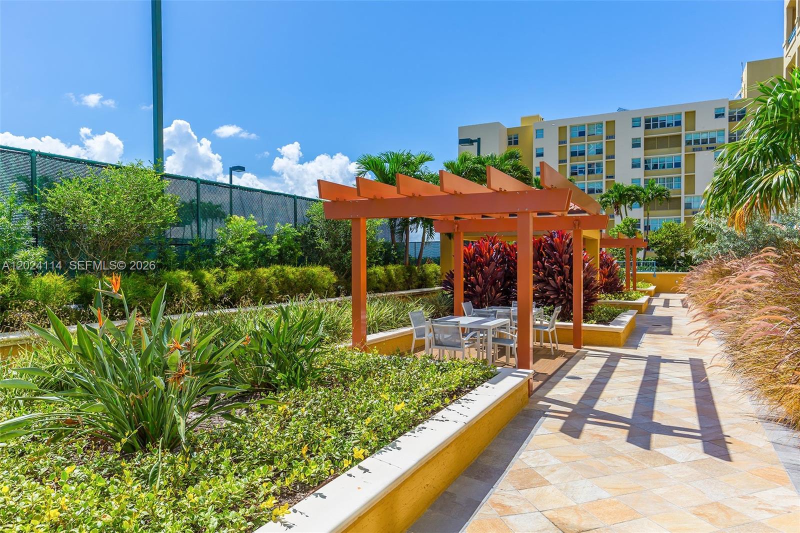 YACHT CLUB AT PORTOFINO C - Residential