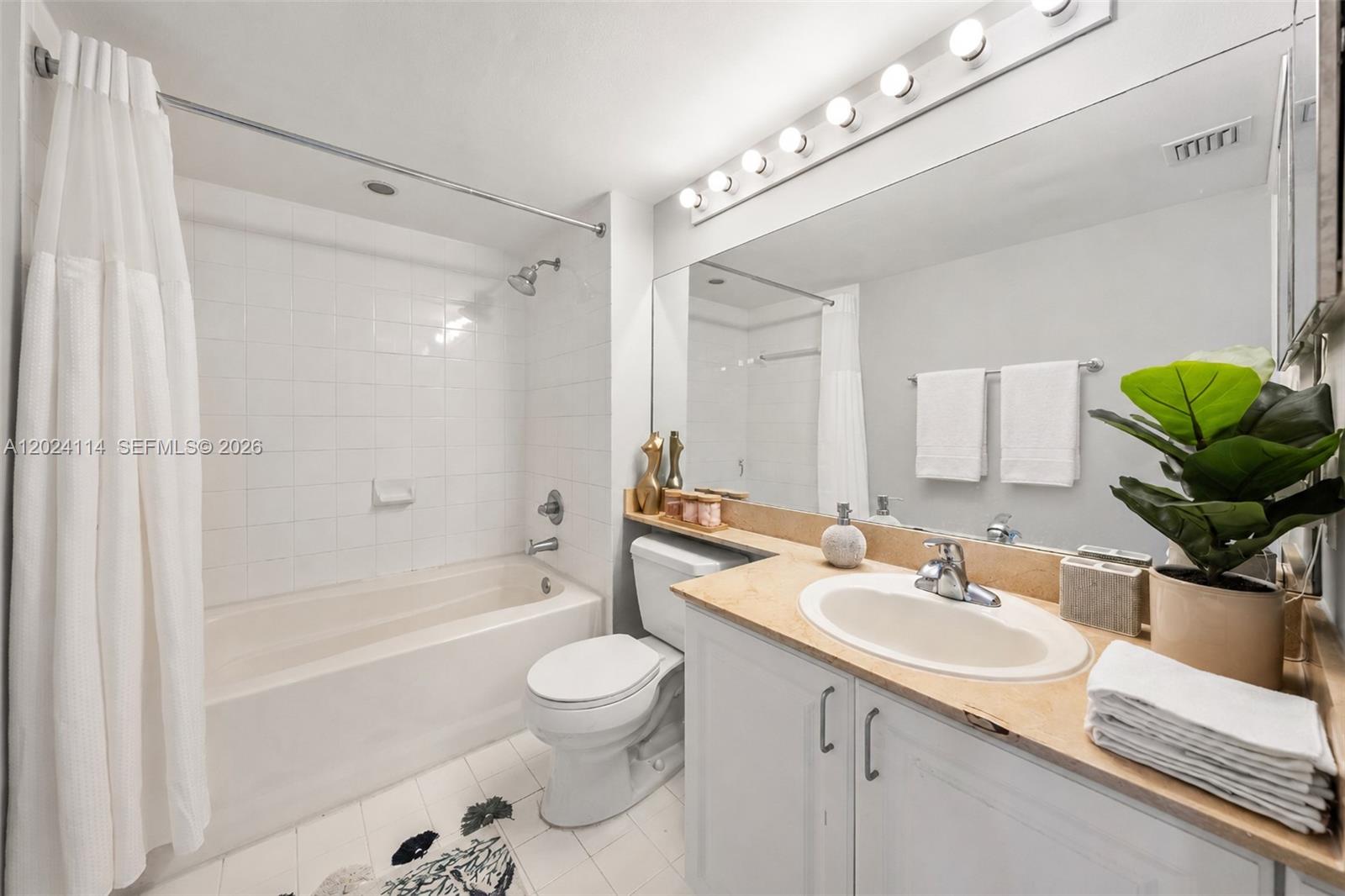 YACHT CLUB AT PORTOFINO C - Residential
