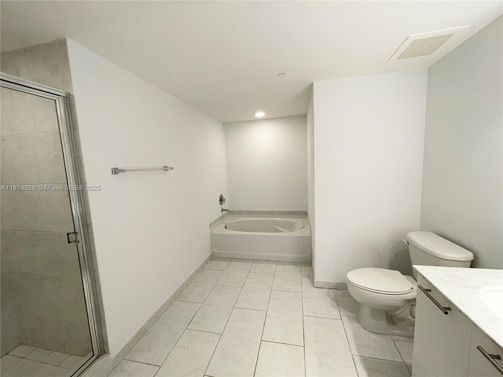 THE PLAZA 851 BRICKELL CO - Residential Lease