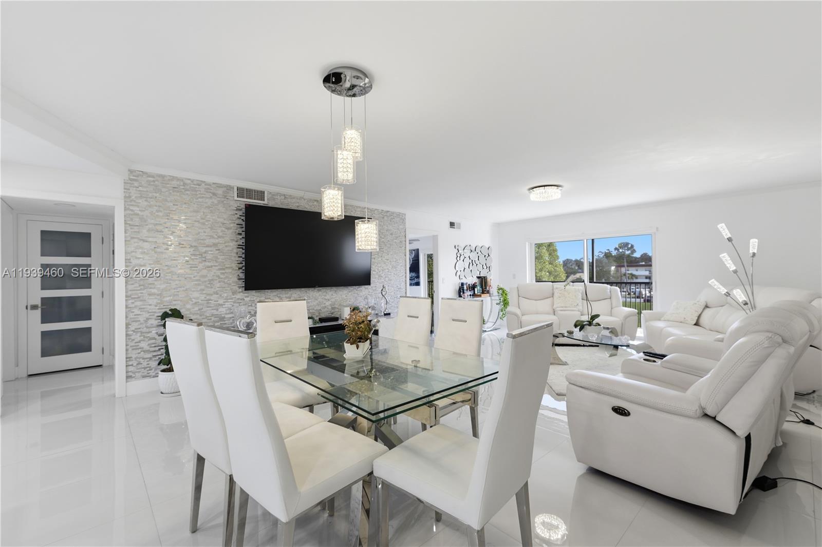 HOLLYBROOK GOLF AND - Residential