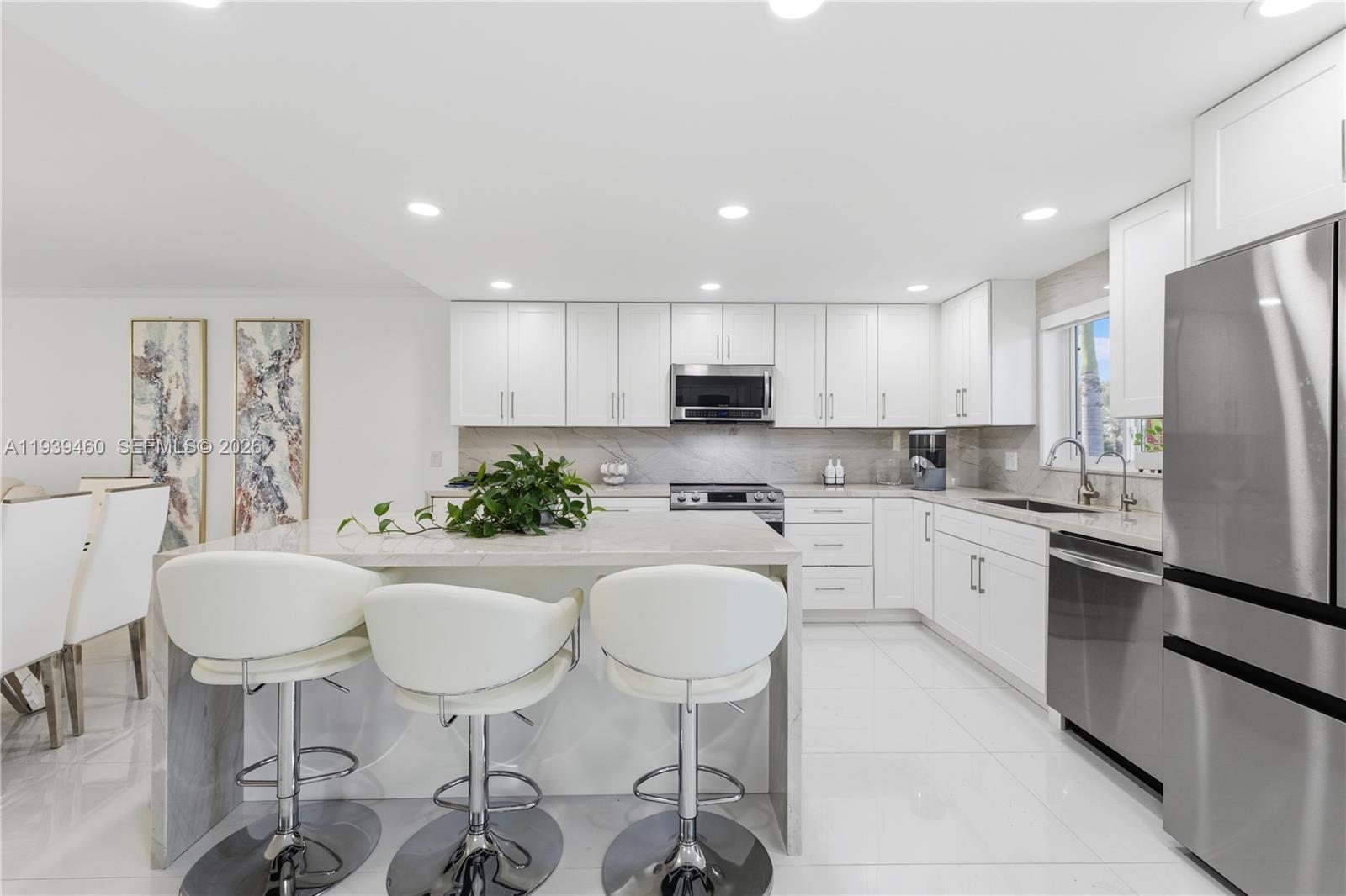 HOLLYBROOK GOLF AND - Residential