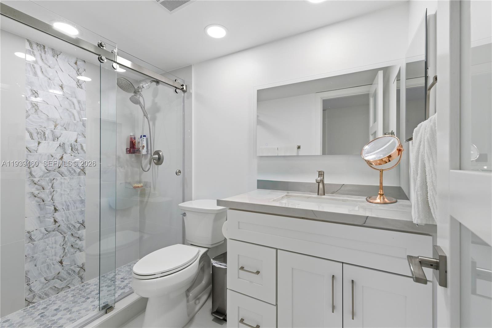 HOLLYBROOK GOLF AND - Residential