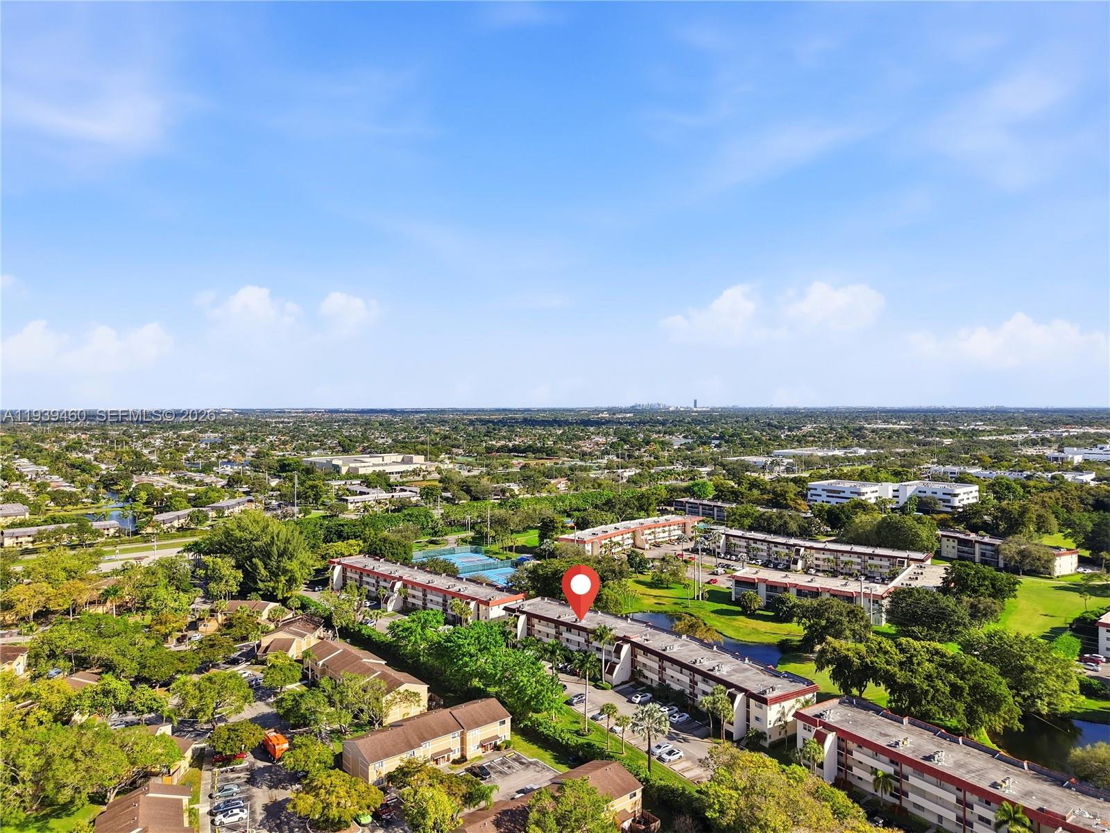 HOLLYBROOK GOLF AND - Residential