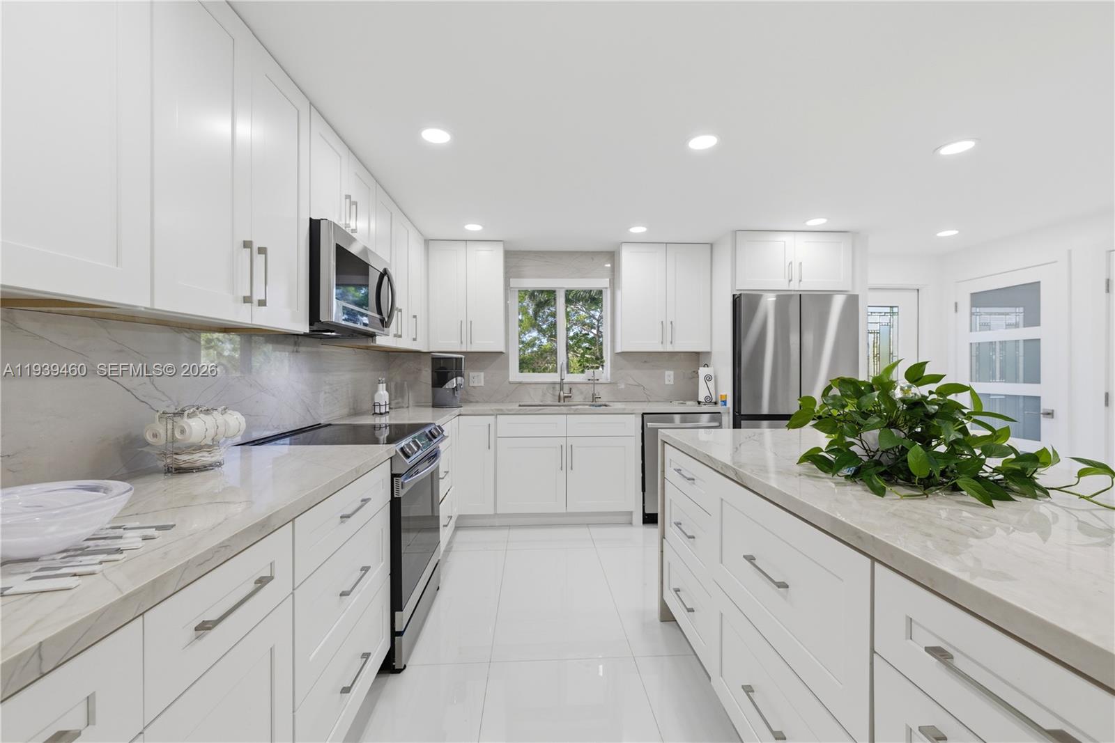 HOLLYBROOK GOLF AND - Residential