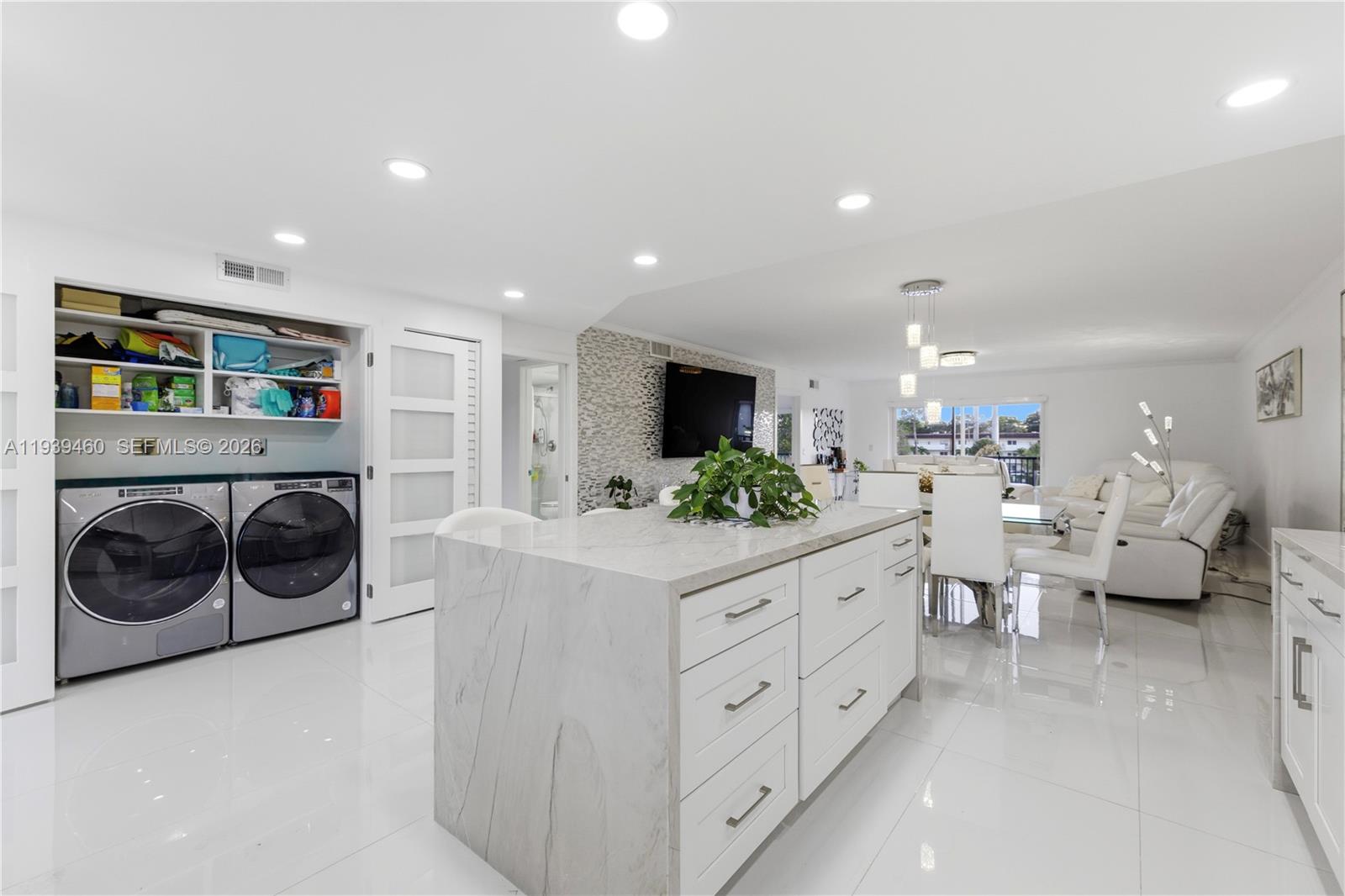 HOLLYBROOK GOLF AND - Residential