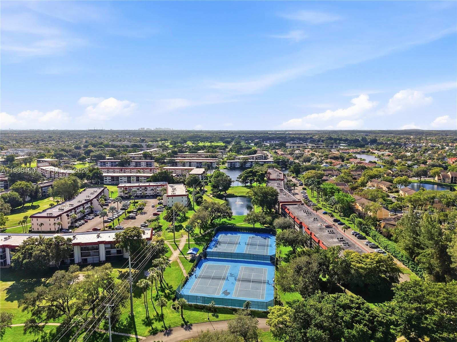 HOLLYBROOK GOLF AND - Residential