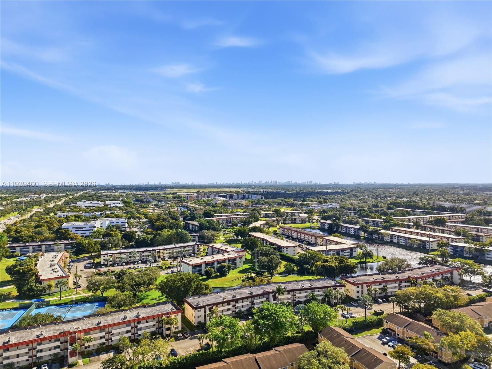 HOLLYBROOK GOLF AND - Residential