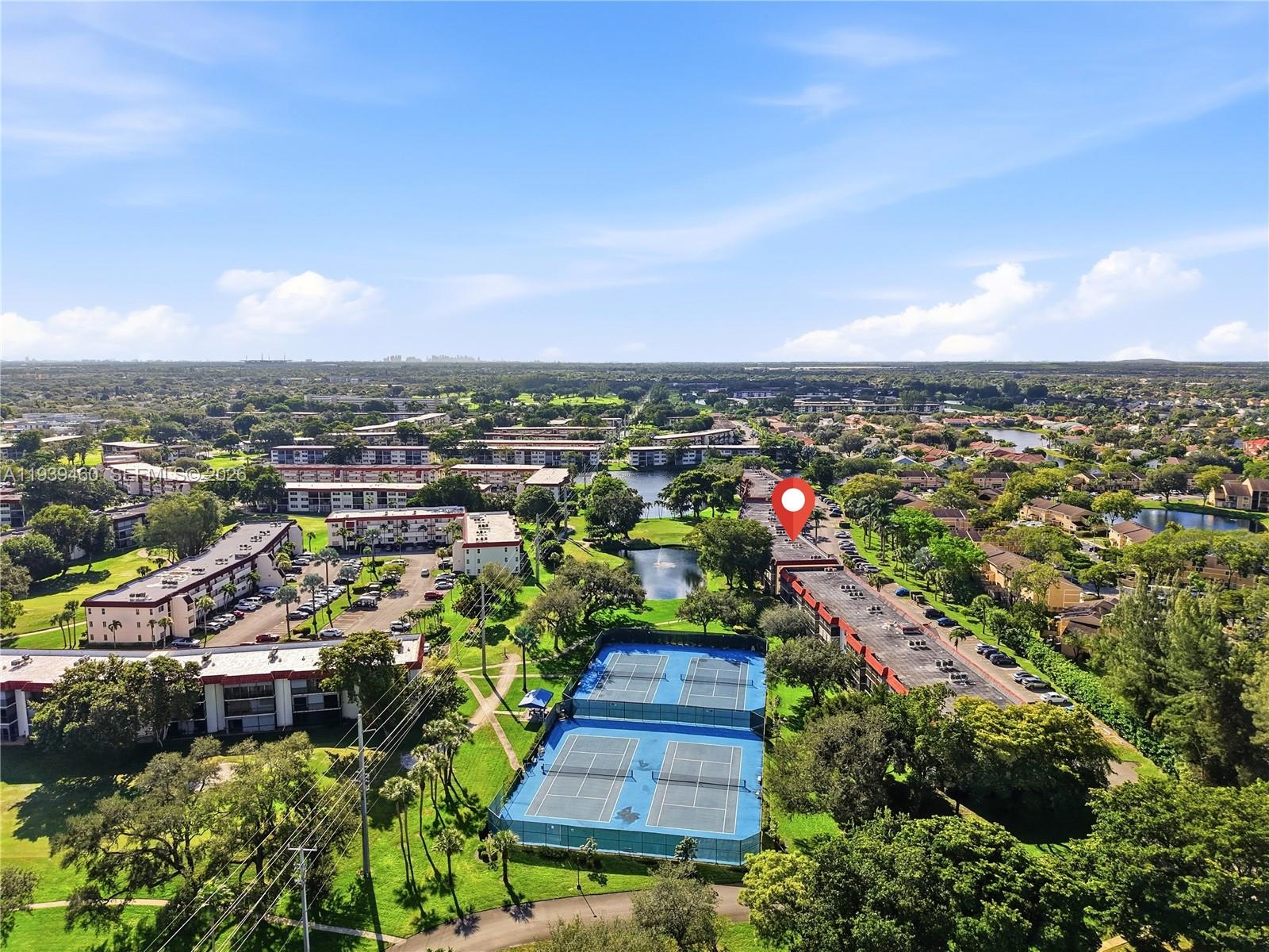 HOLLYBROOK GOLF AND - Residential