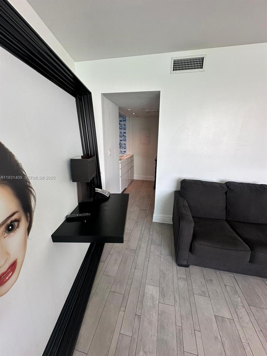 1100 WEST CONDO - Residential Lease