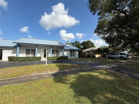 7441 SW 19th St Plantation FL 33317