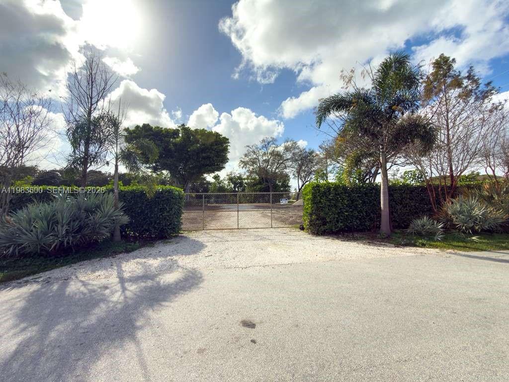 SOUTHWEST RANCHES - Land