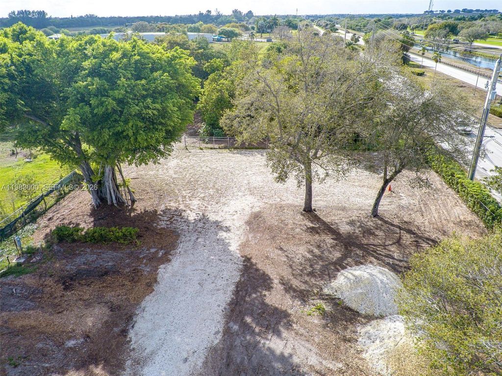 Photo of 4501 SW 135th Ave, Southwest Ranches, FL 33330 (MLS # A11983600)