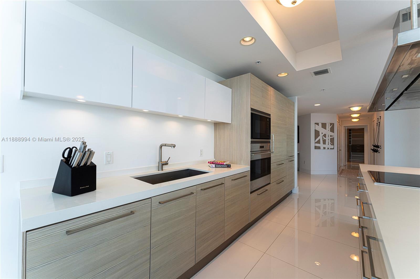 MARINA PALMS RESIDENCES S - Residential