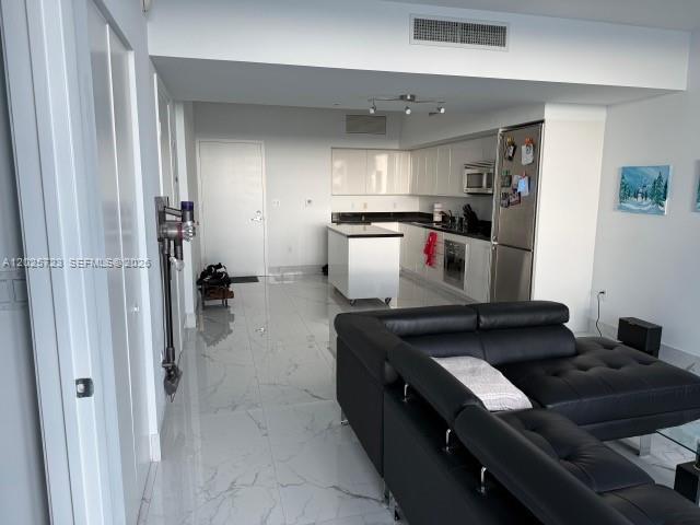 92 SW 3rd St 2109