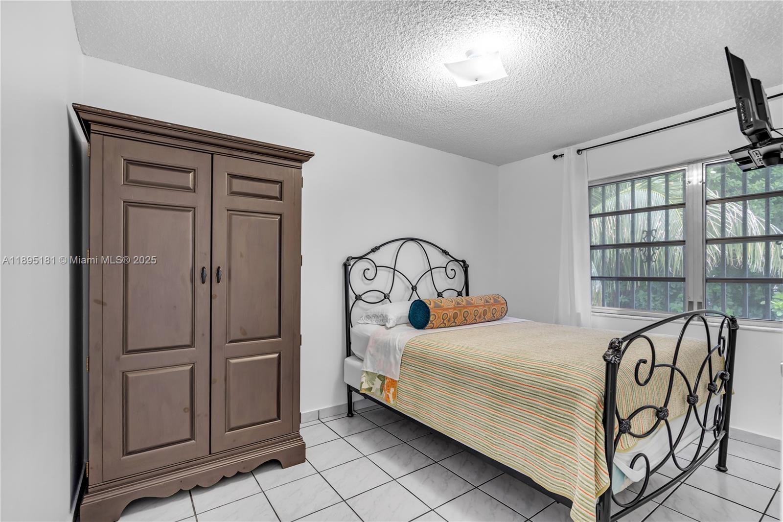 AMND MIAMI SUBURBAN ACRES - Residential Income