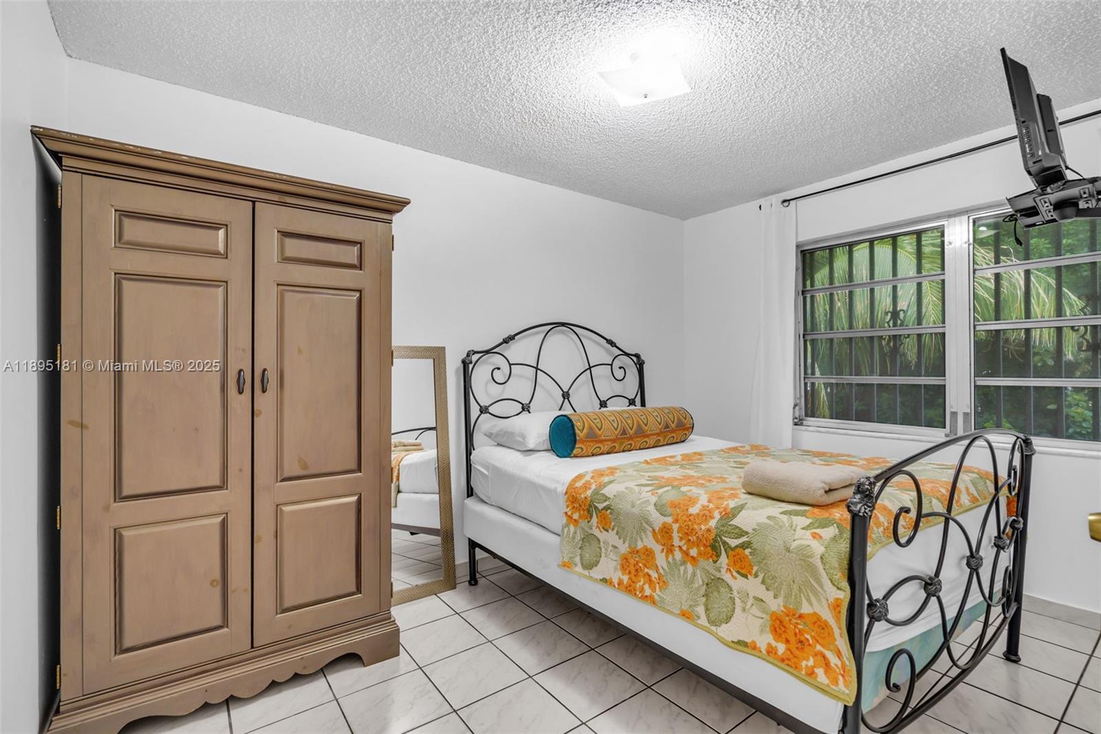 AMND MIAMI SUBURBAN ACRES - Residential Income