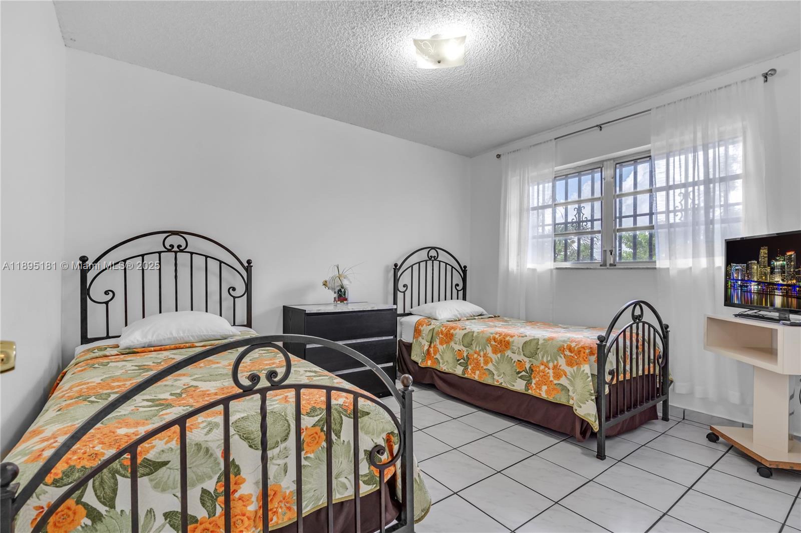 AMND MIAMI SUBURBAN ACRES - Residential Income