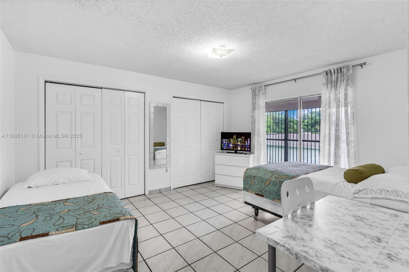 AMND MIAMI SUBURBAN ACRES - Residential Income