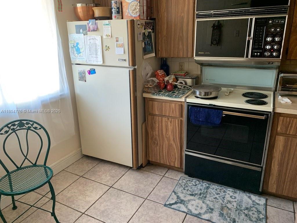 WHITEHALL VILLAGE - Residential Lease