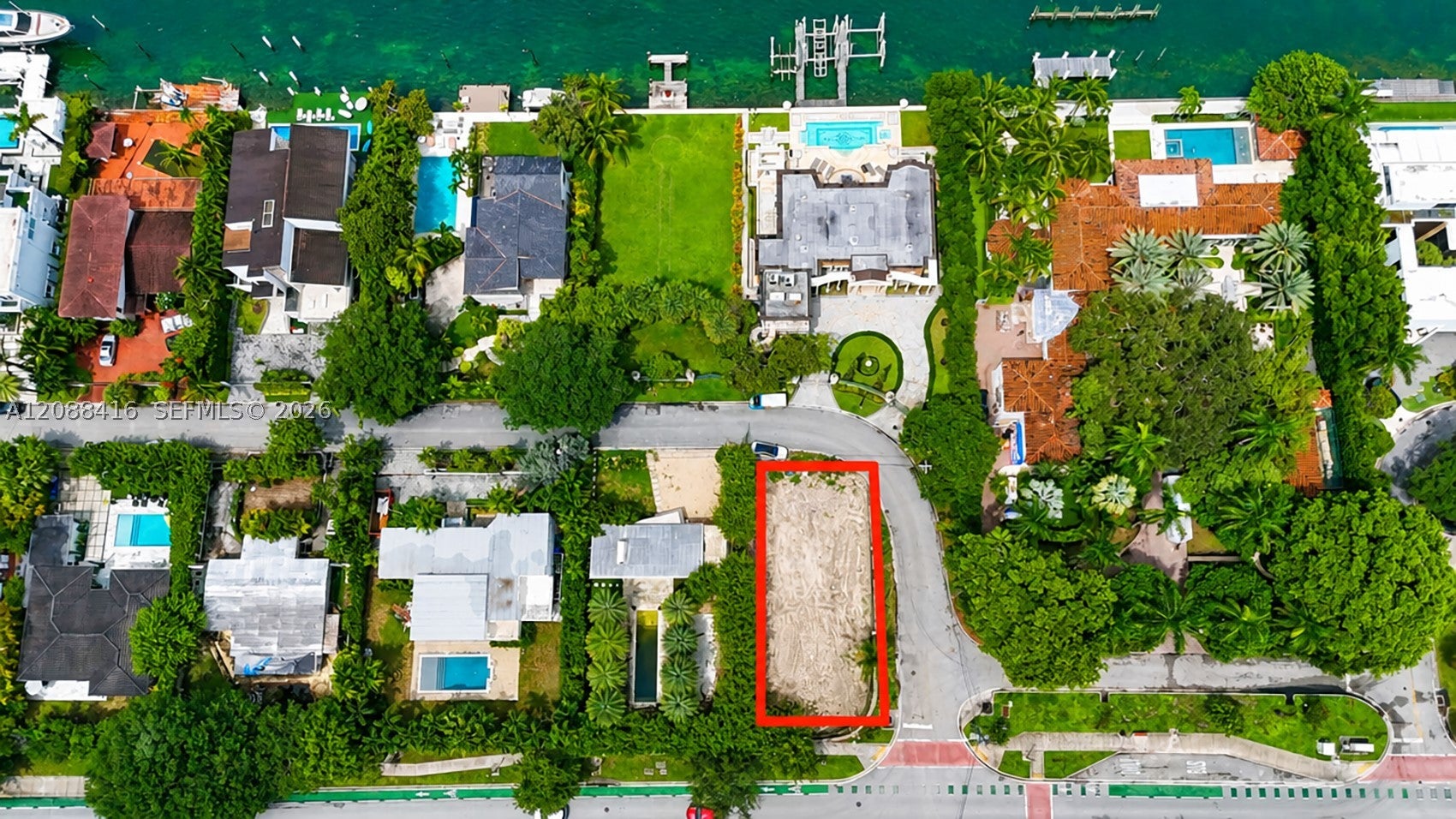 920 N Venetian Dr