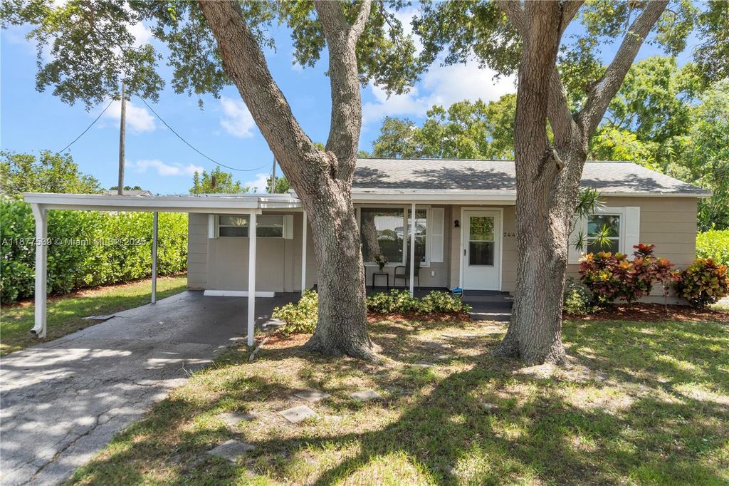 Photo of 2446 18th Ave, Vero Beach, FL 32960 (MLS # A11877539)