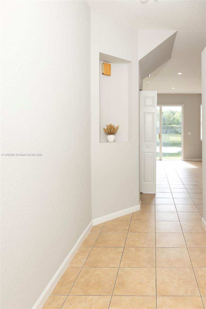 INVERRARY VILLAGE - Residential Lease