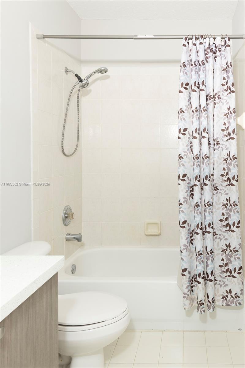 INVERRARY VILLAGE - Residential Lease
