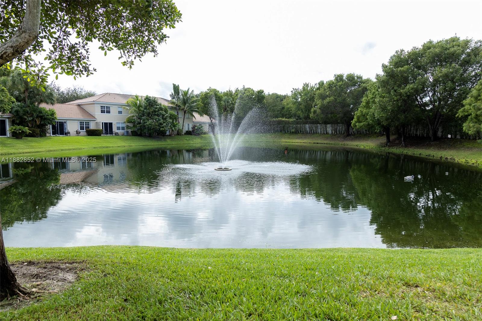 INVERRARY VILLAGE - Residential Lease