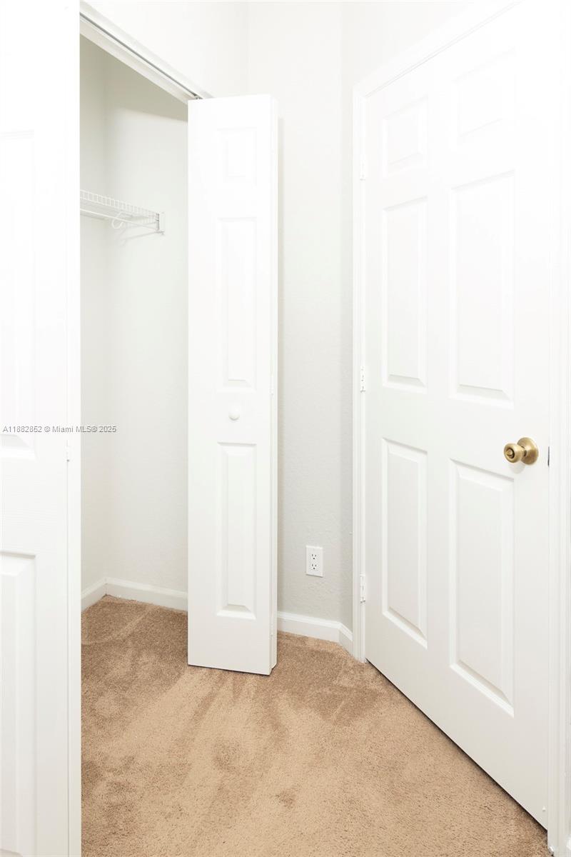 INVERRARY VILLAGE - Residential Lease
