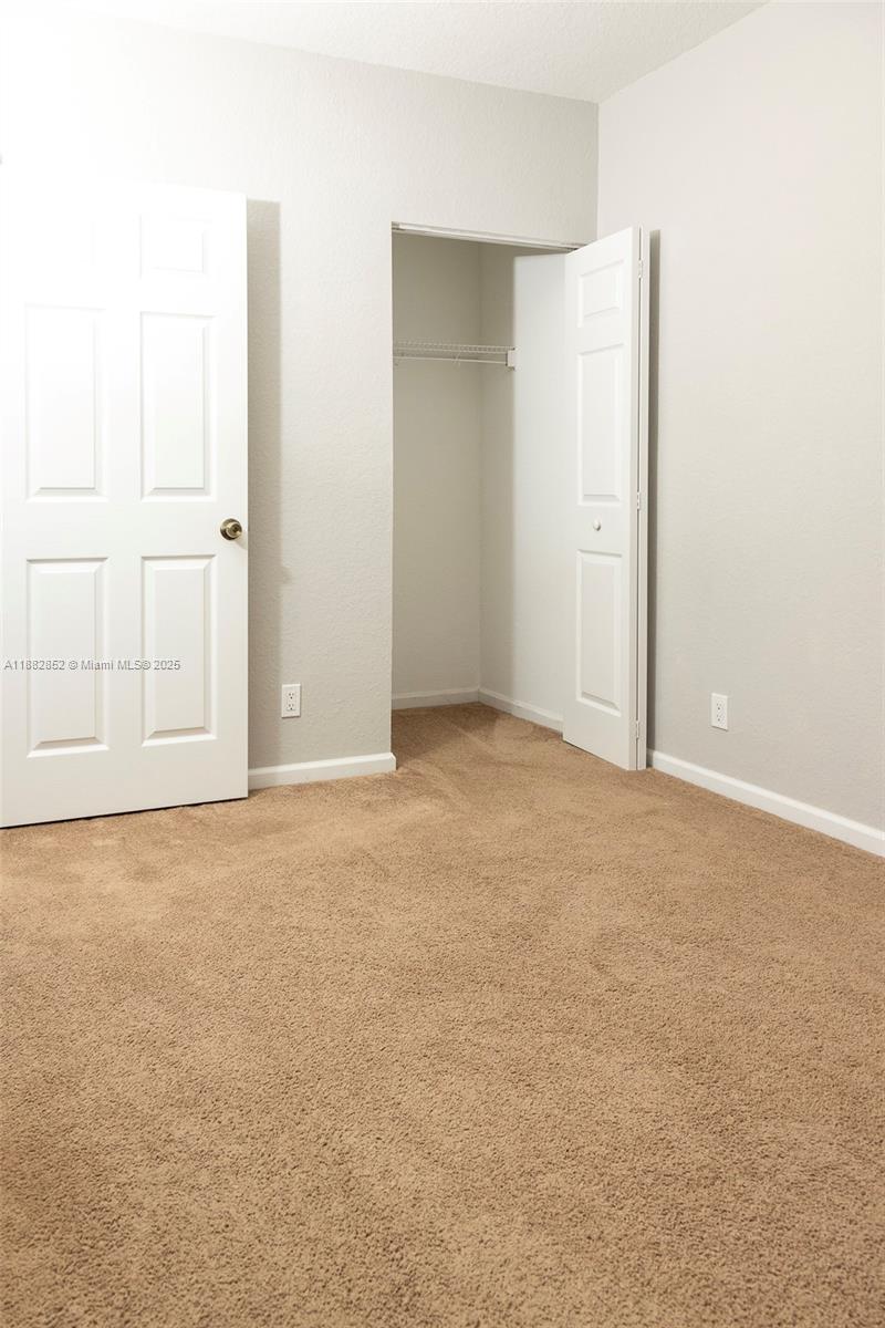 INVERRARY VILLAGE - Residential Lease
