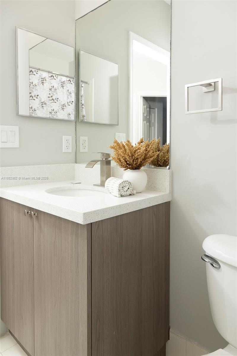 INVERRARY VILLAGE - Residential Lease