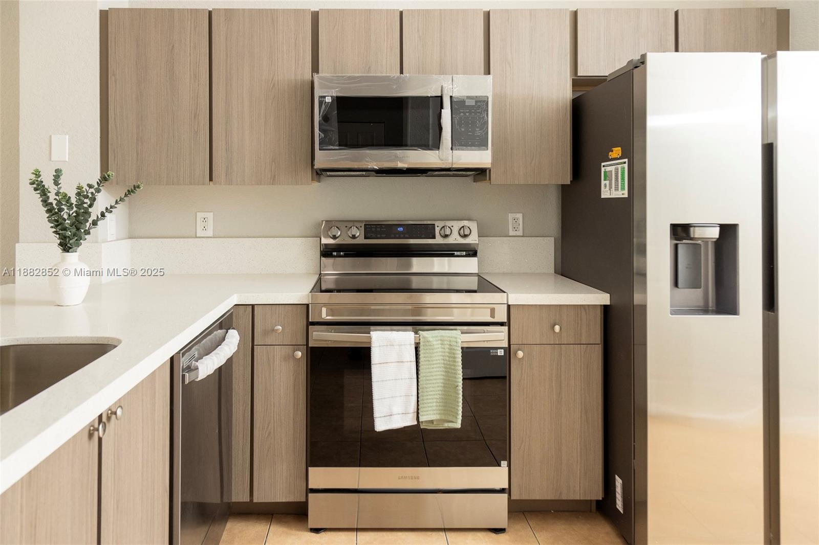 INVERRARY VILLAGE - Residential Lease