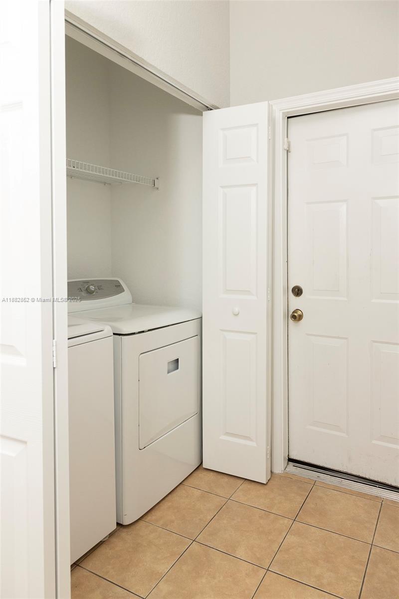 INVERRARY VILLAGE - Residential Lease