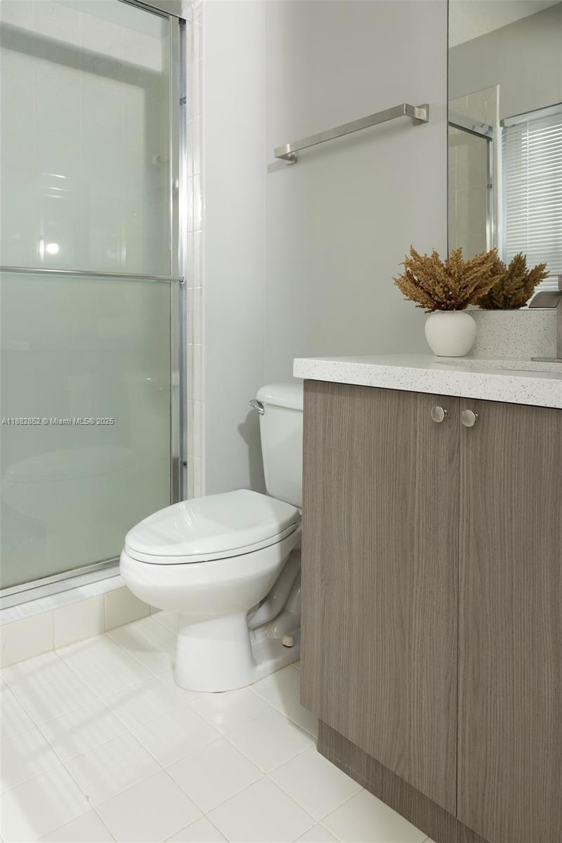 INVERRARY VILLAGE - Residential Lease